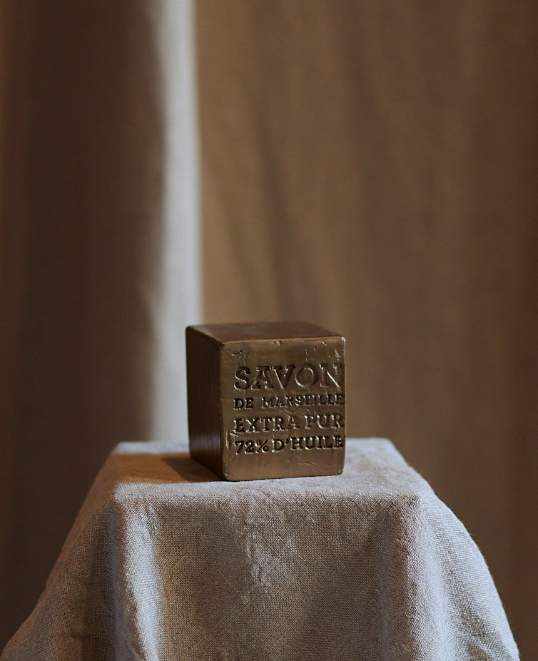 Savon de Marseille en bronze de Victor Guedy