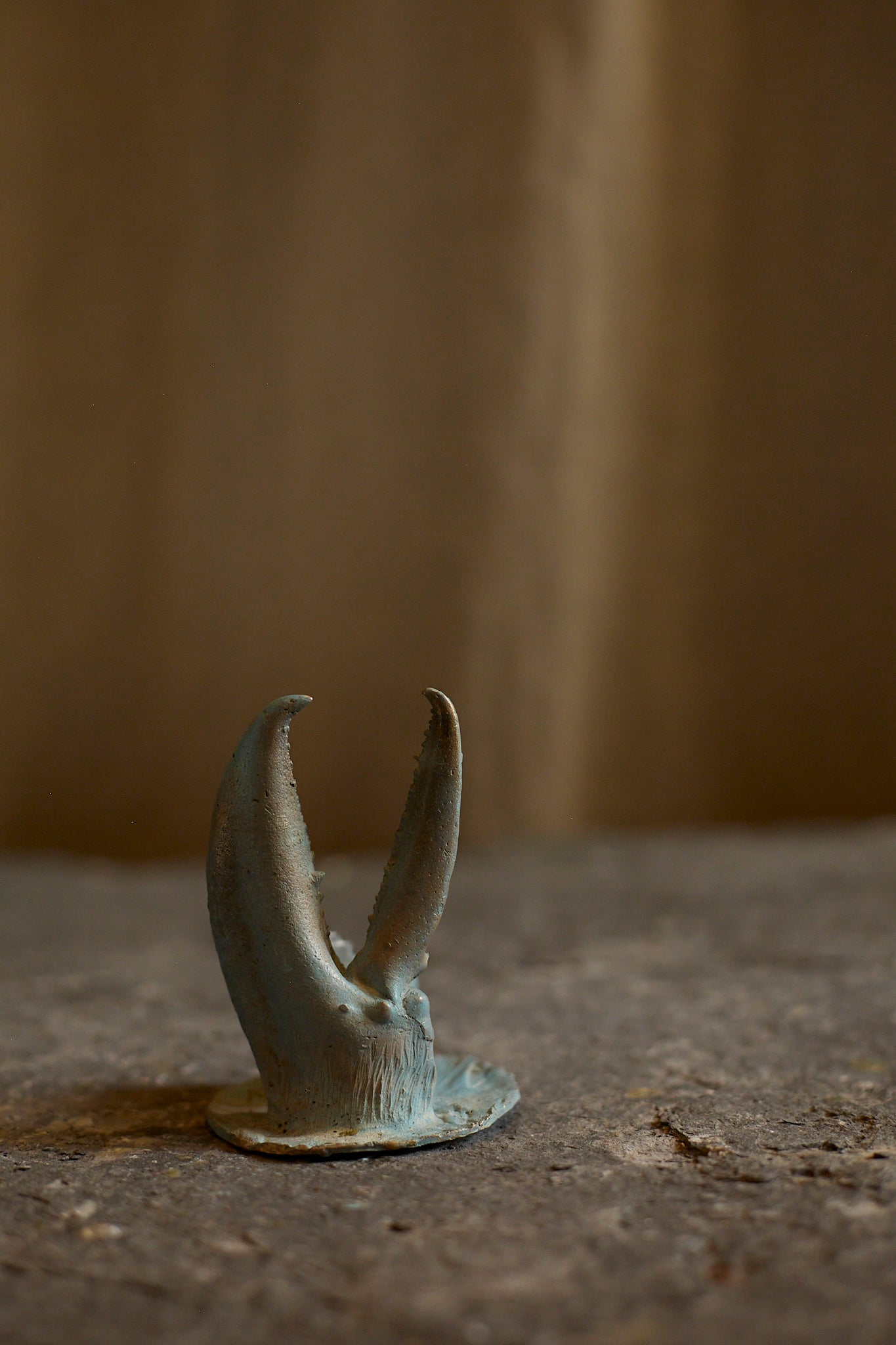 Chloé Valorso crab claw candle holder