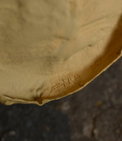 Pebble tray by Ema Pradère