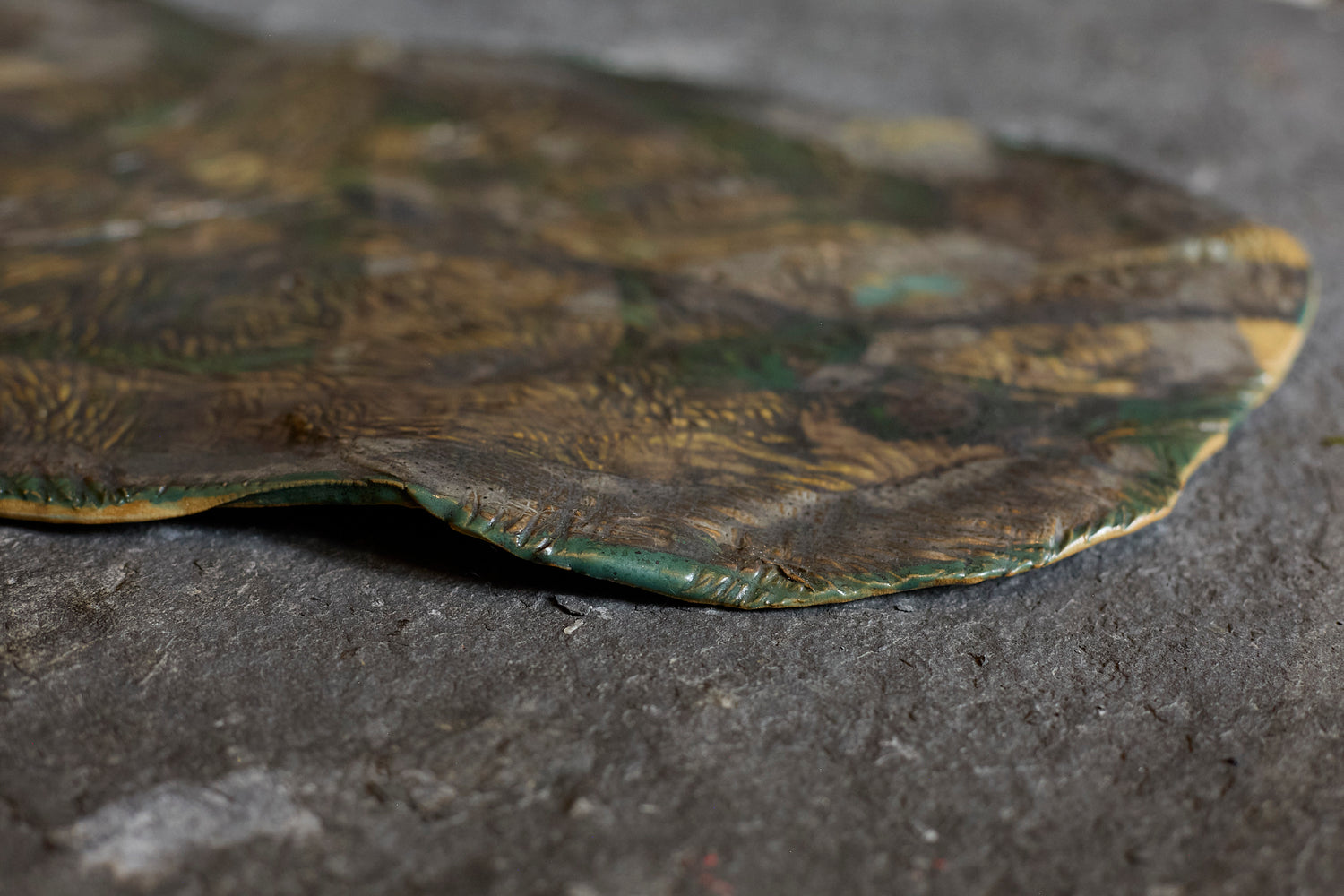 Flat tray by Ema Pradère