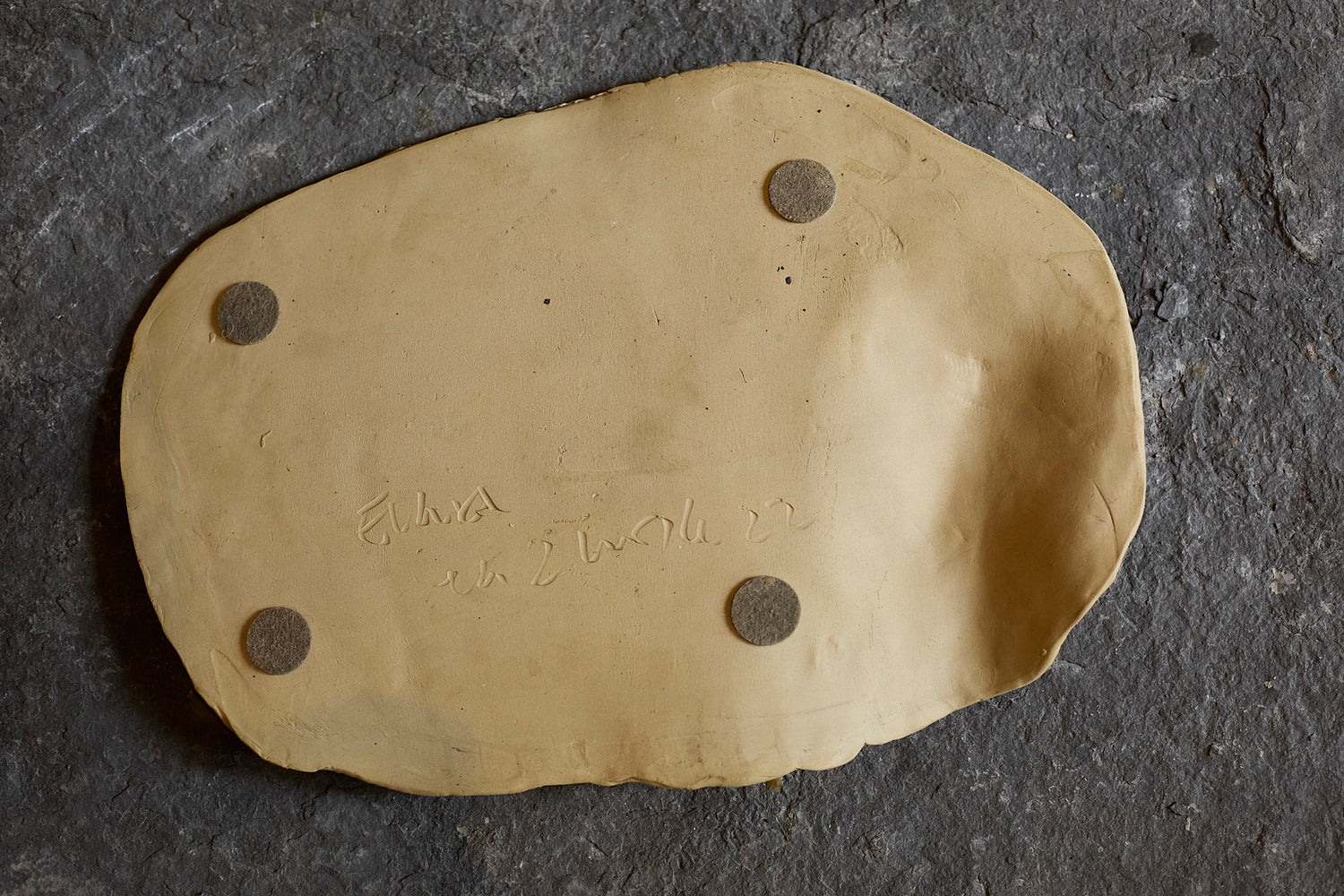 Flat tray by Ema Pradère