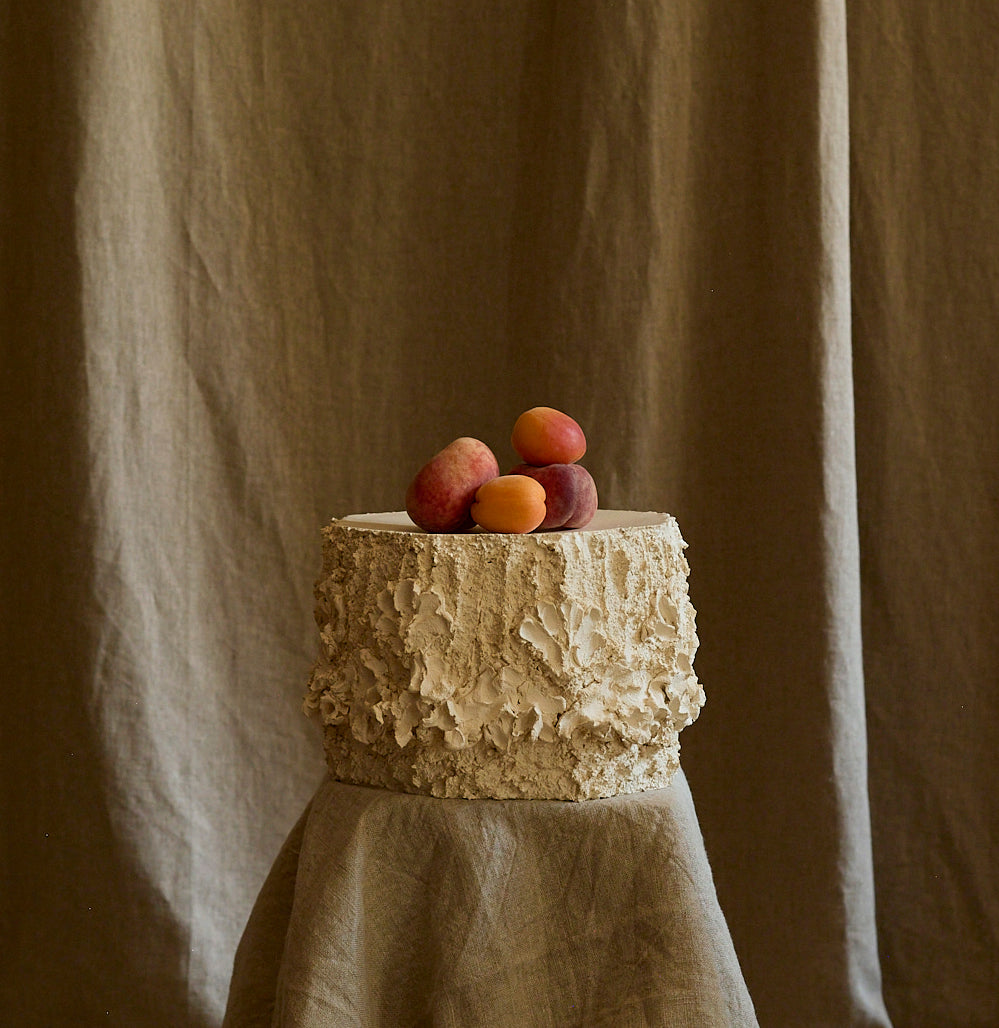Capital and small pedestal table Fragments by Katia Soussan