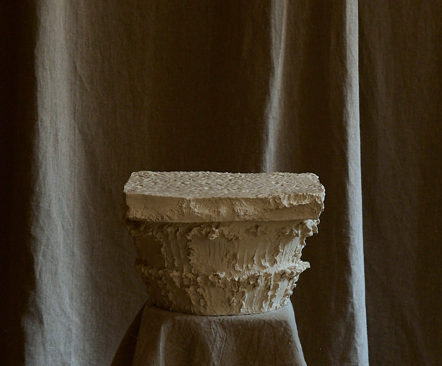 Capital and small pedestal table Fragments by Katia Soussan
