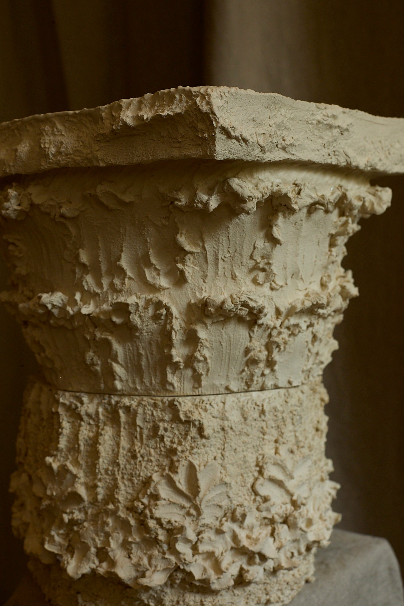 Capital and small pedestal table Fragments by Katia Soussan