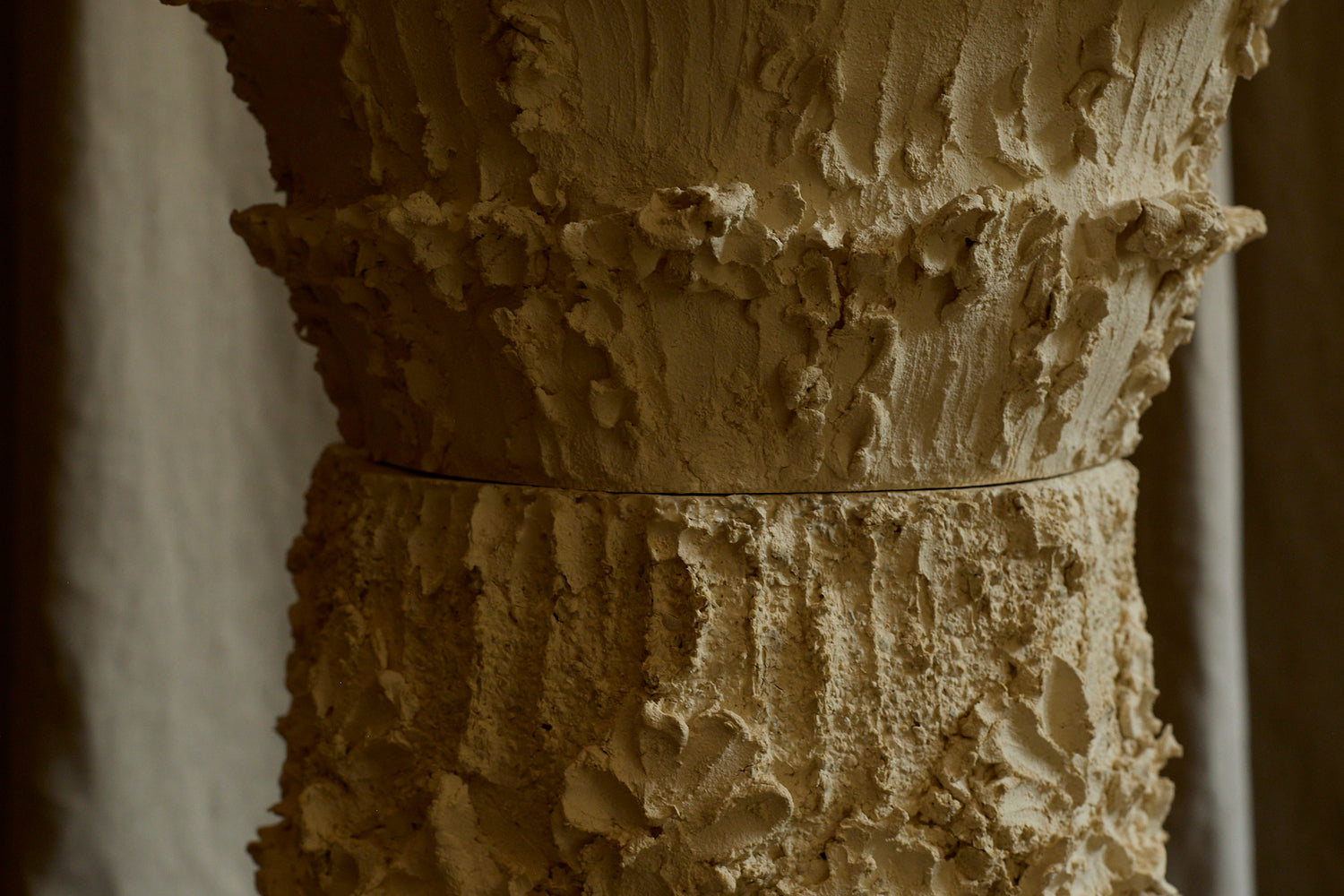 Capital and small pedestal table Fragments by Katia Soussan