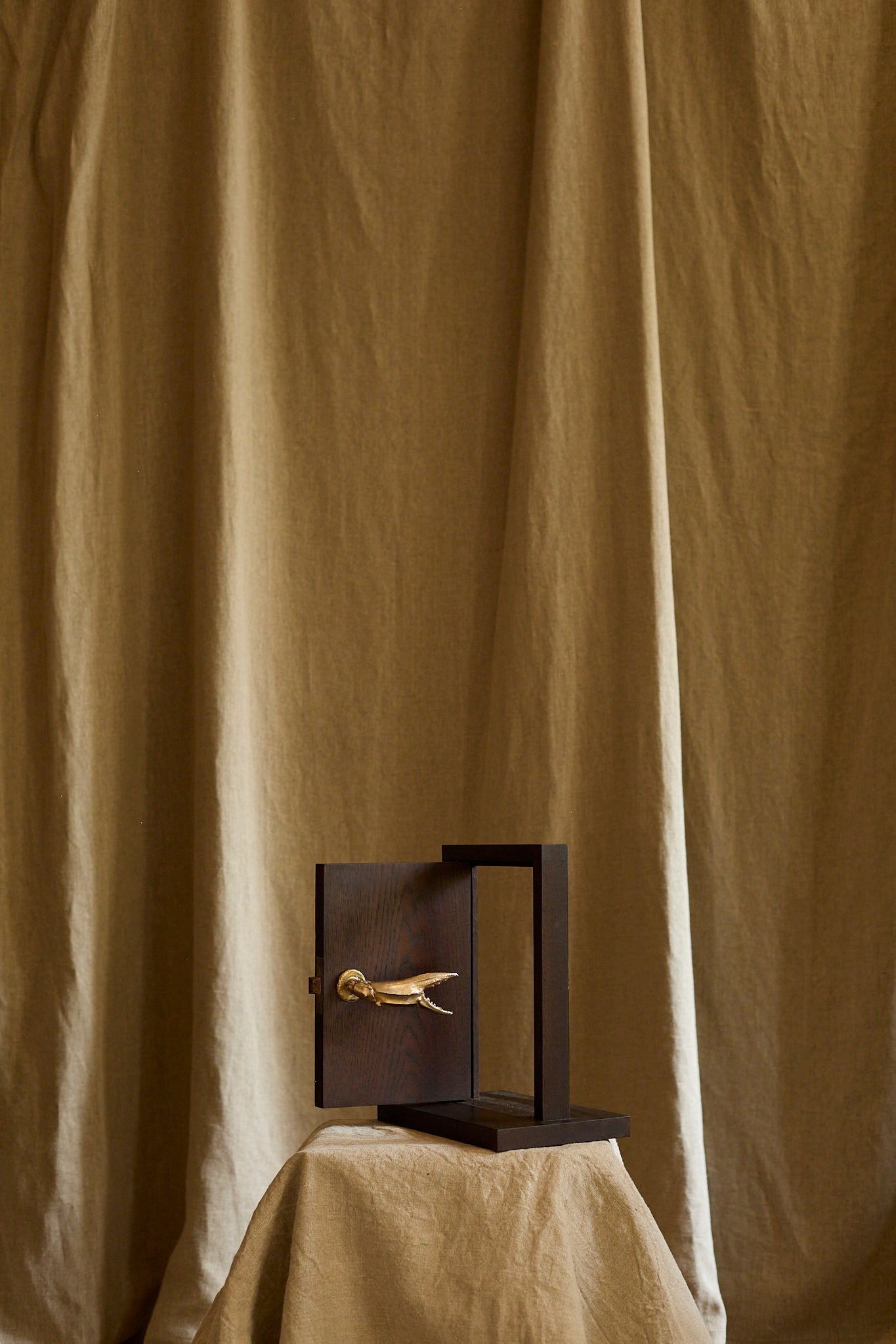 Door handle by Chloé Valorso