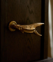 Door handle by Chloé Valorso