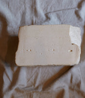 Tabouret Vigie en pierre de Guillaume Campredon