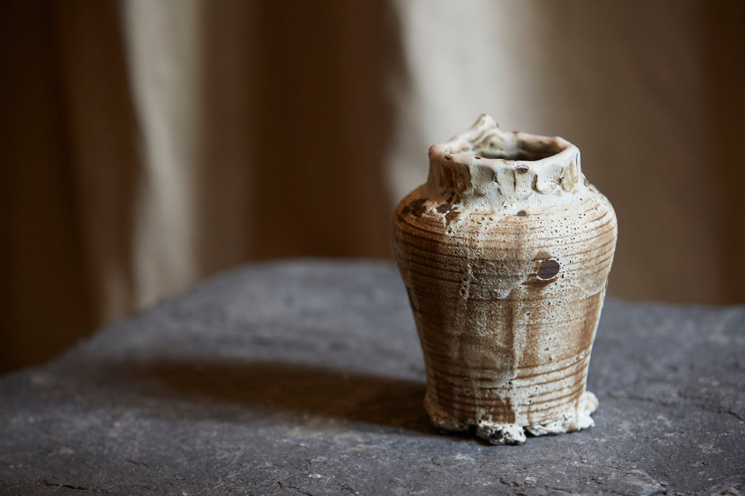 Petit vase en grès de Benjamin Dosgheas