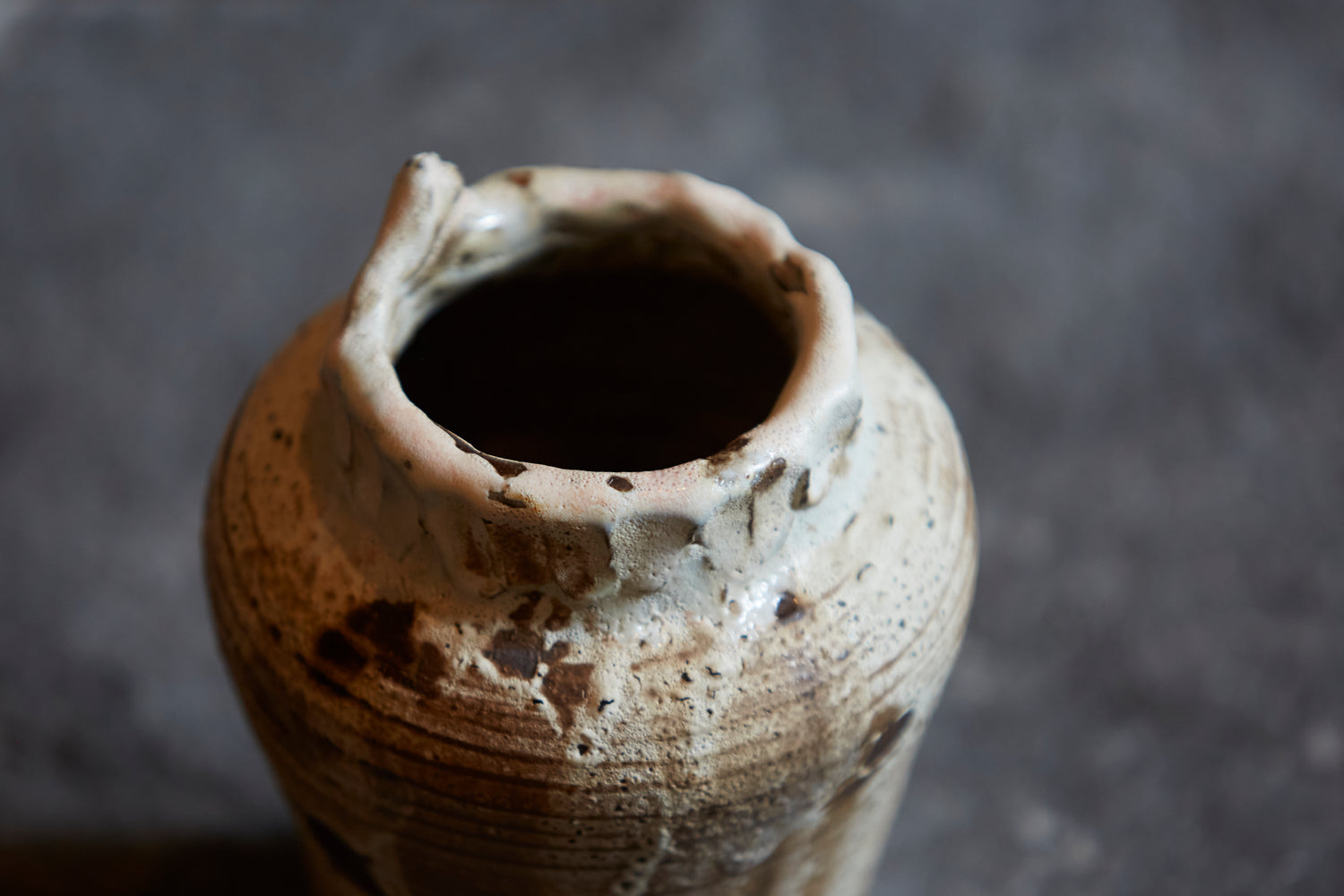 Petit vase en grès de Benjamin Dosgheas
