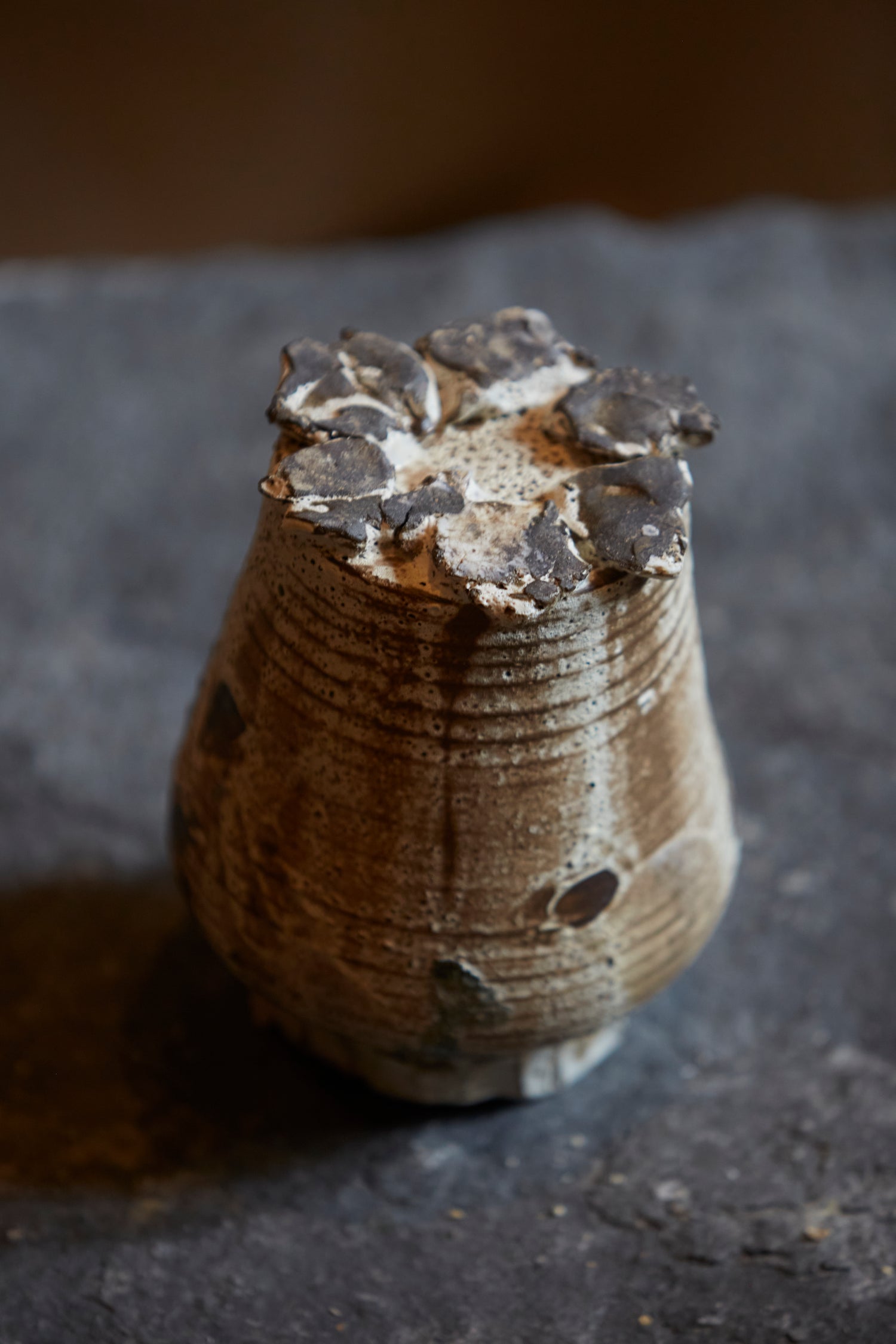 Petit vase en grès de Benjamin Dosgheas