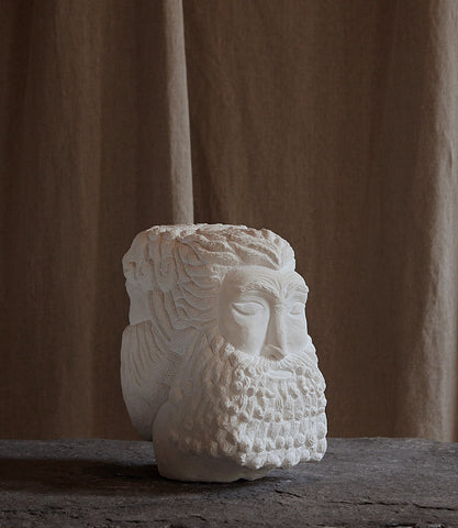 Bifrons des Sages, sculpture sur pierre de Crazannes en taille directe de Guillaume Campredon