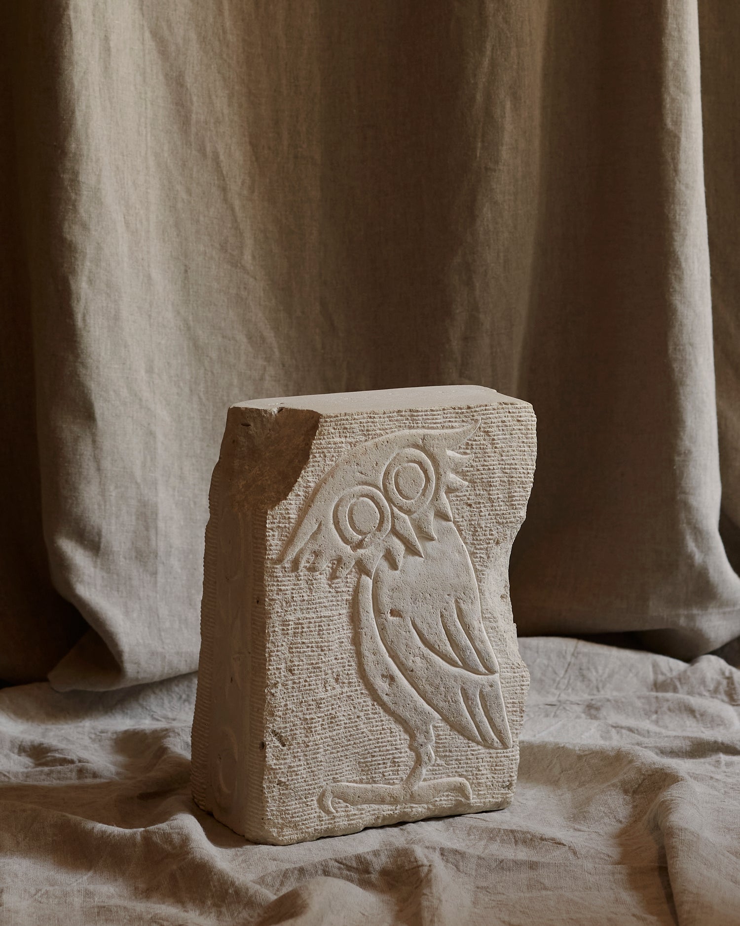 Tabouret Vigie en pierre de Guillaume Campredon