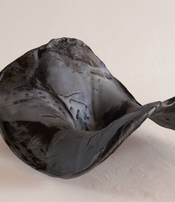 Leaf bowl by Ema Pradère