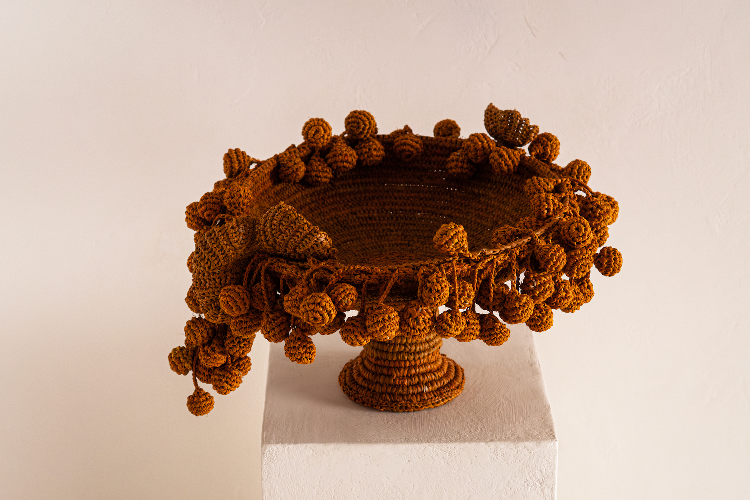 Raffia bowl by Natalia Brilli 