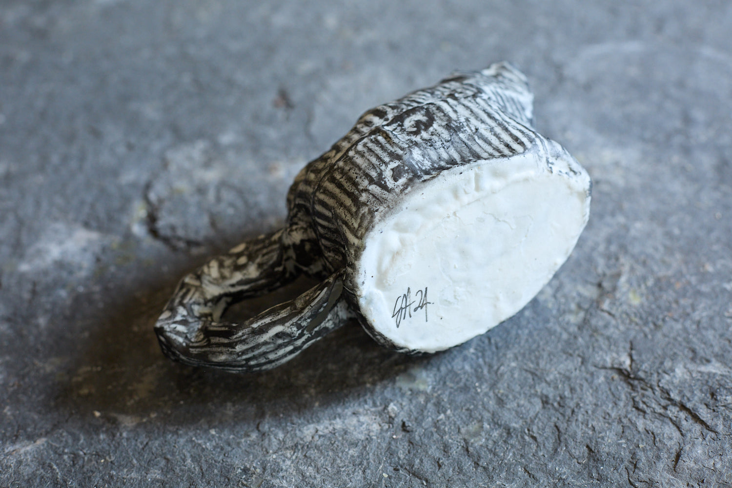 Sculpture "A thread of nostalgia n°2" de Grete McNorton