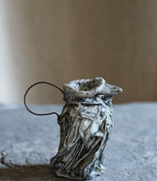Petite sculpture "A stitch in time n°1" de Grete McNorton
