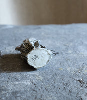 Petite sculpture "A stitch in time n°1" de Grete McNorton