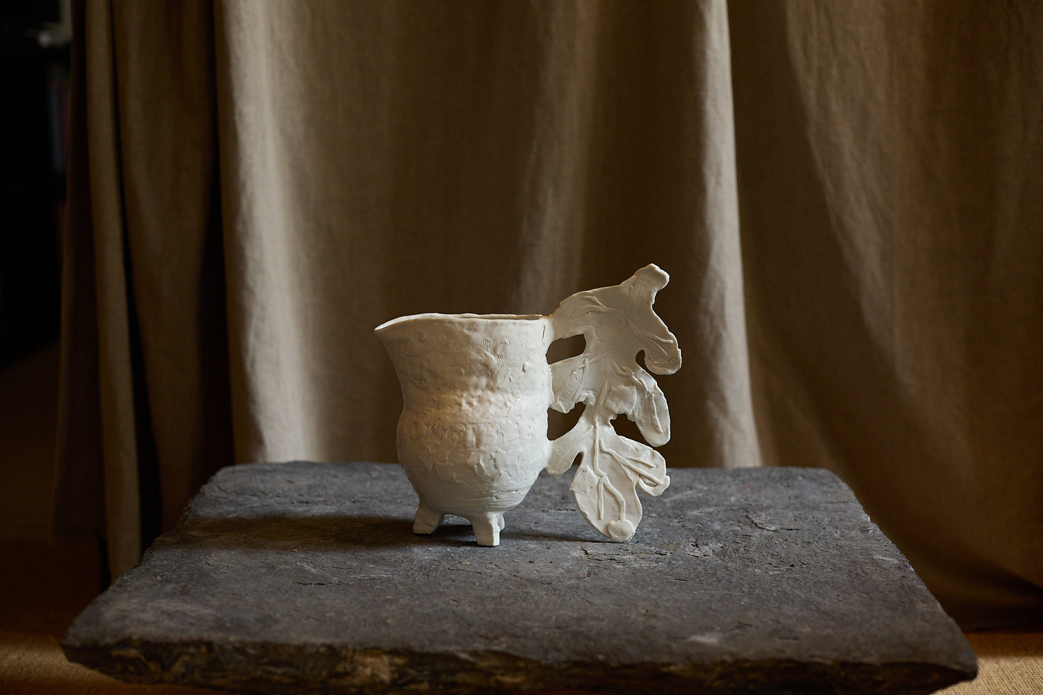 Grand pichet ou vase "Flora’s Stream" de Tülay Kulbay