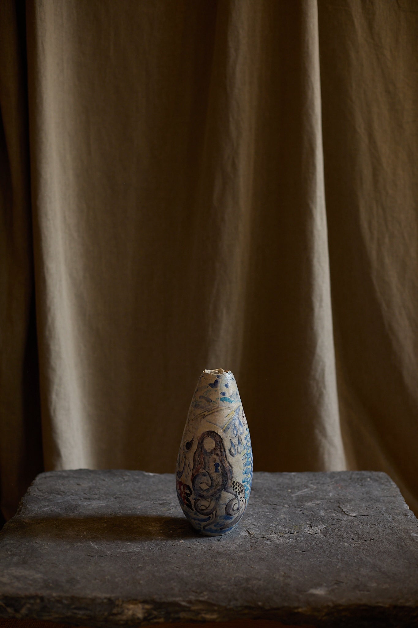 Vase "Embodying Rusalka" de Tülay Kulbay