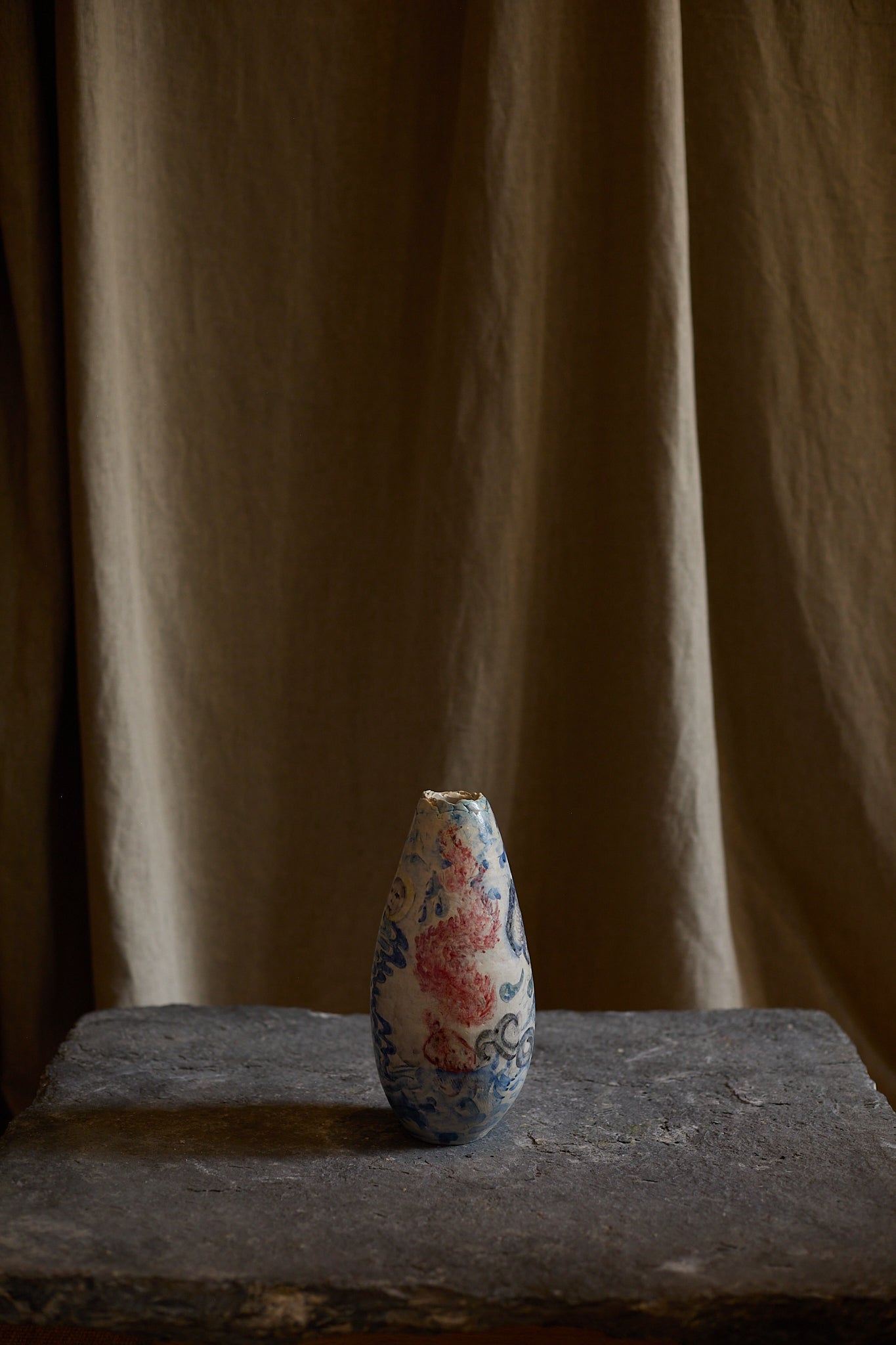 Vase "Embodying Rusalka" de Tülay Kulbay