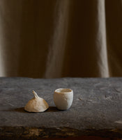 Petit pot "Flora's Nectar" de Tülay Kulbay