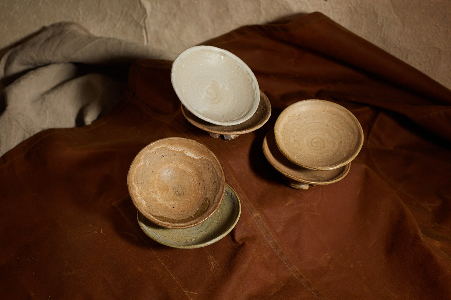 Coupelles en céramique de Benjamin Dosgheas