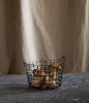 Bénitier vannerie d'acier de Clara Denidet