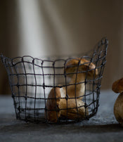 Bénitier vannerie d'acier de Clara Denidet