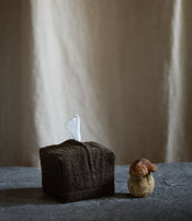 Distributeur de mouchoirs d'Isabelle Yamamoto pour l'Oeil de KO