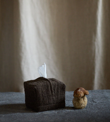 Distributeur de mouchoirs d'Isabelle Yamamoto pour l'Oeil de KO