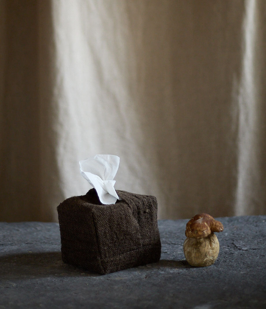 Distributeur de mouchoirs d'Isabelle Yamamoto pour l'Oeil de KO