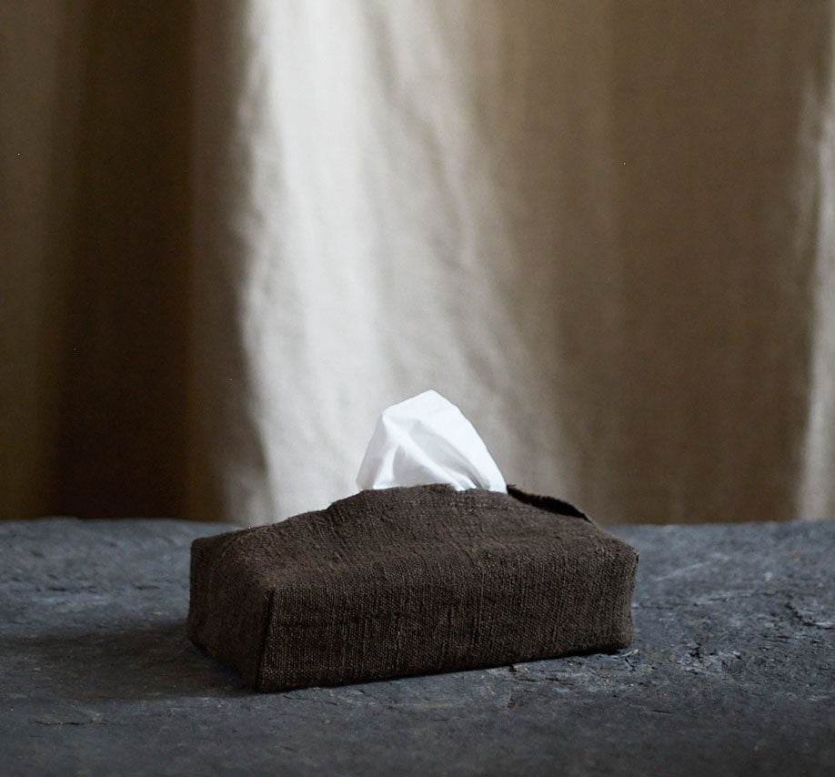 Distributeur de mouchoirs d'Isabelle Yamamoto pour l'Oeil de KO