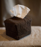 Distributeur de mouchoirs d'Isabelle Yamamoto pour l'Oeil de KO