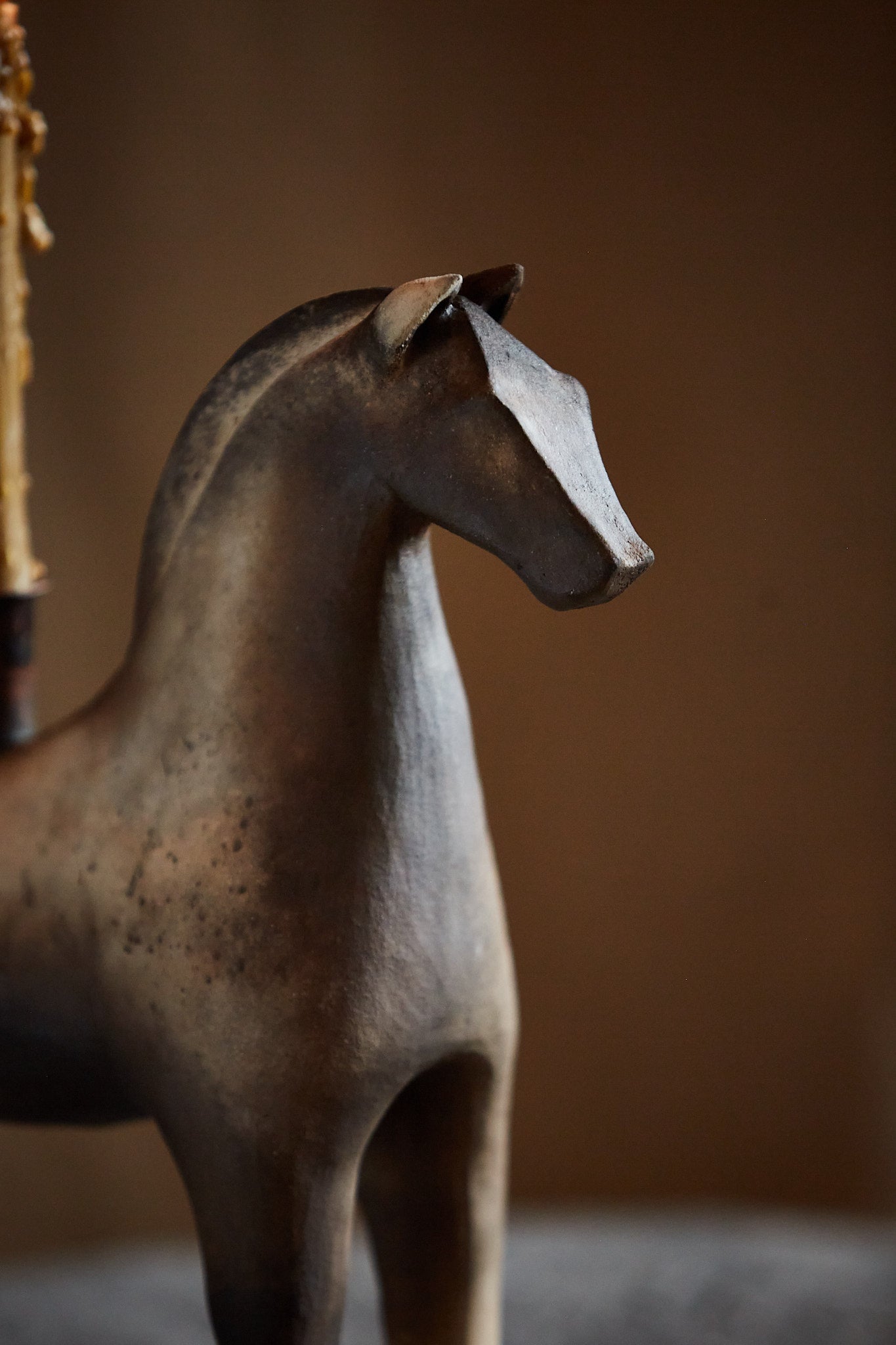 Horse candle holder by Eloïse Van der Heyden