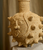 Petit vase en raphia de Natalia Brilli
