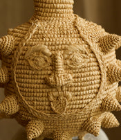 Petit vase en raphia de Natalia Brilli