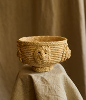 Petite coupe en raphia de Natalia Brilli