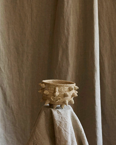 Petite coupe en raphia de Natalia Brilli