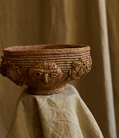 Coupe en raphia de Natalia Brilli