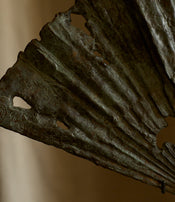 Eventail en bronze de Clotilde Ancarani