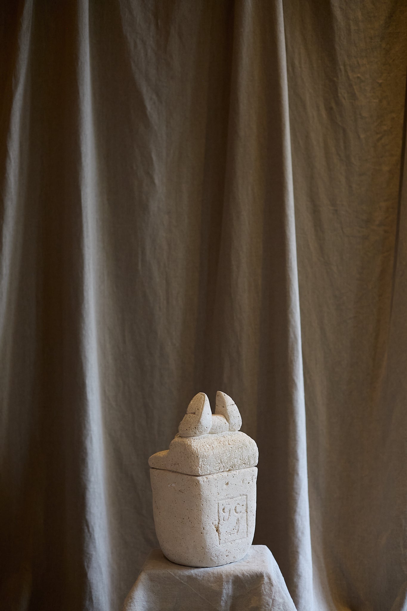 Neith, Vase canope de Guillaume Campredon