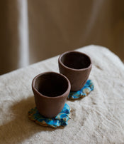 Théière et tasses Cerulean Tail I de Tülay Kulbay.