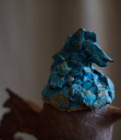 Théière et tasses Cerulean Tail I de Tülay Kulbay.