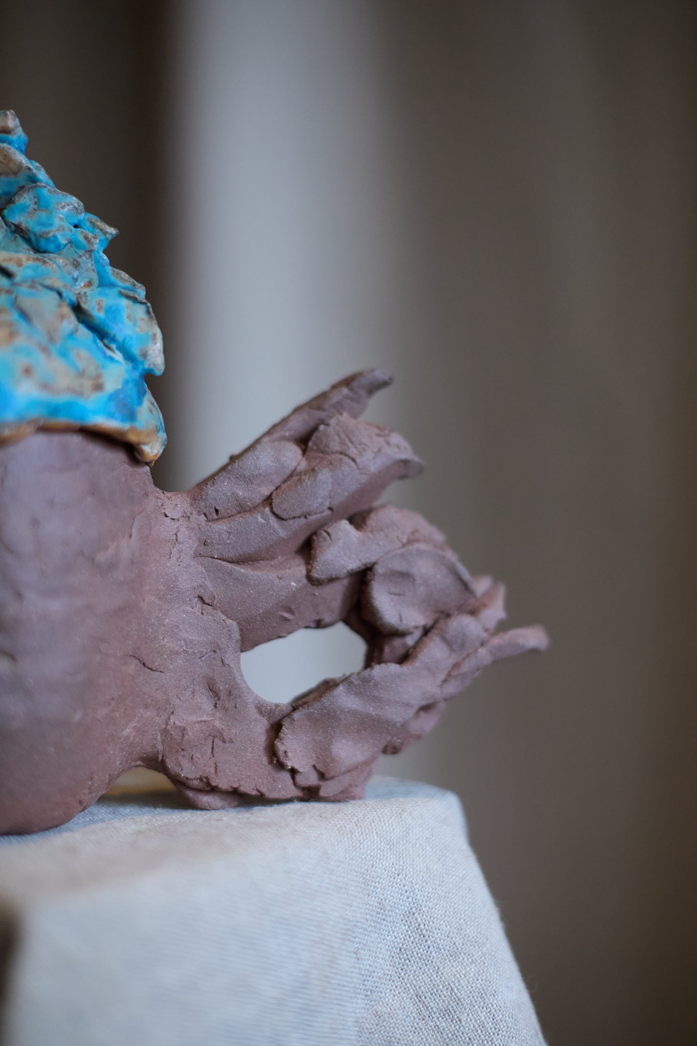 Théière et tasses Cerulean Tail I de Tülay Kulbay.