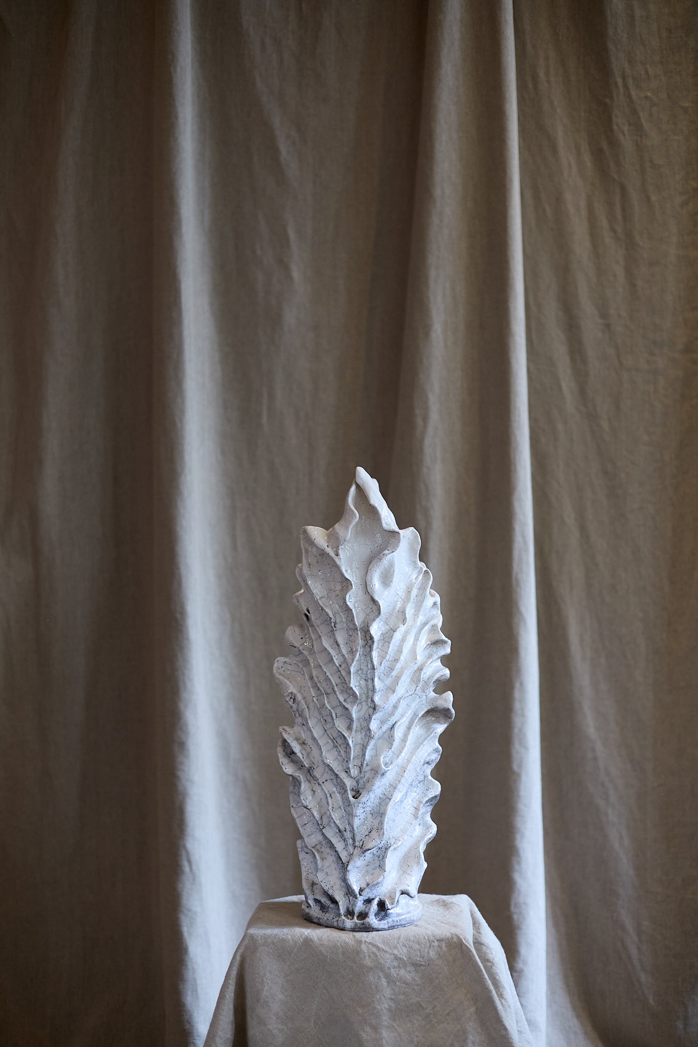 Vase uncanny Depths de Bella Hunt & Dante Di Calce