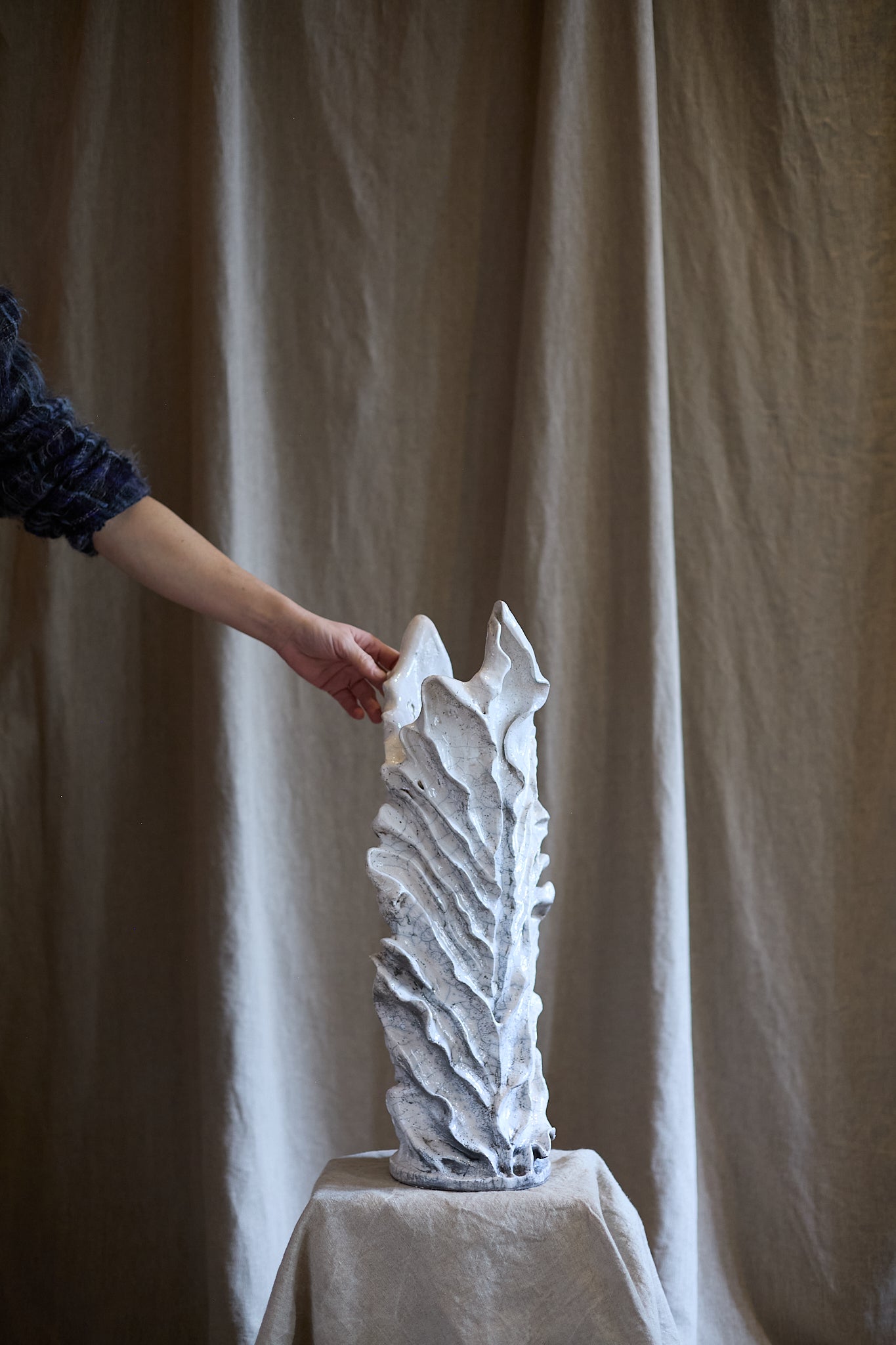 Vase uncanny Depths de Bella Hunt & Dante Di Calce