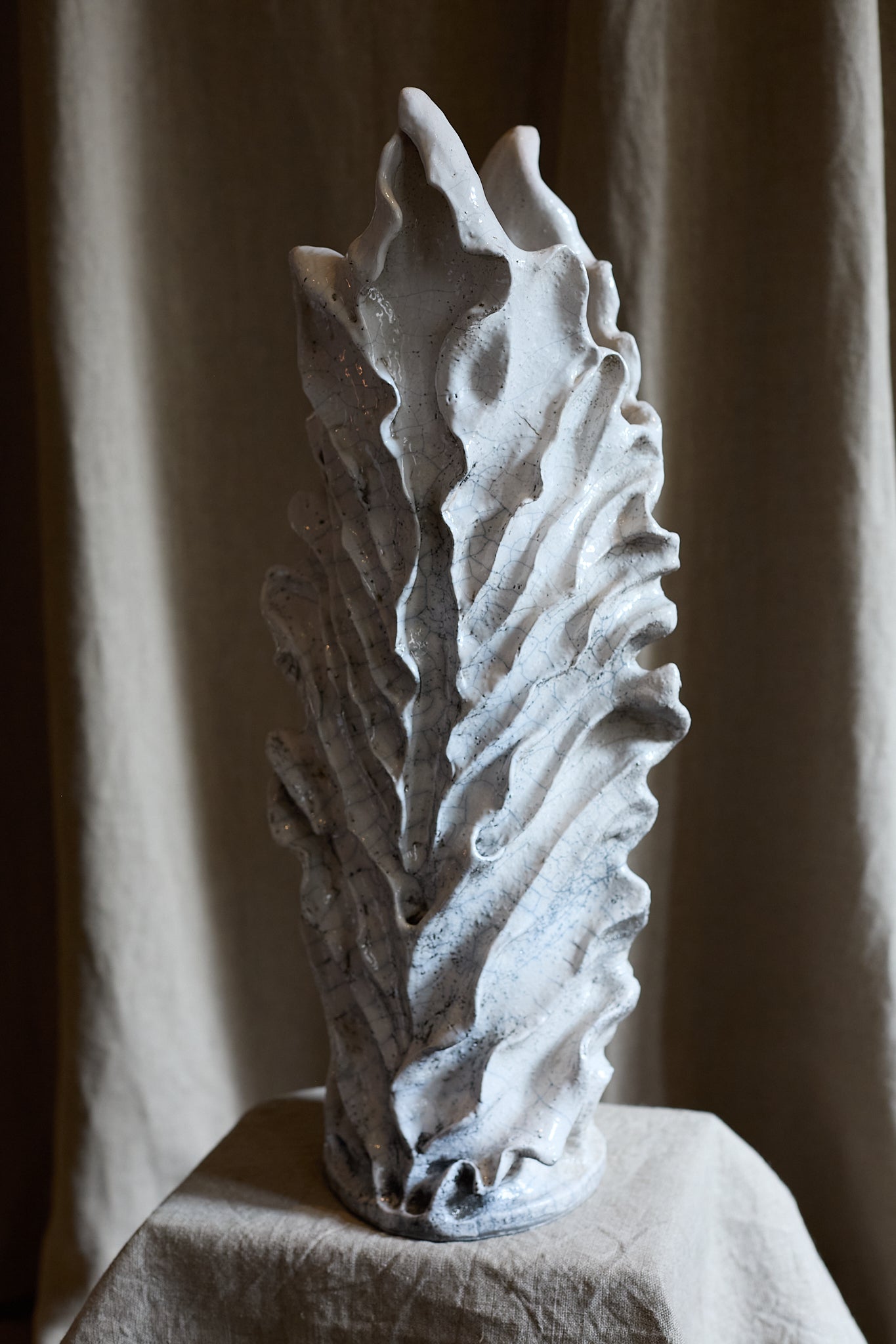 Vase uncanny Depths de Bella Hunt & Dante Di Calce