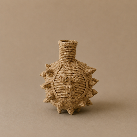 Petit vase en raphia de Natalia Brilli