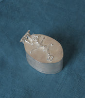 Petite boite en bronze plaqué argent de Zoé Mohm
